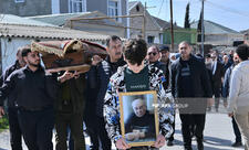 Mədəniyyət Nazirliyi Ənvər Həsənovun qəbirüstü abidəsinin hazırlanmasından imtina edib