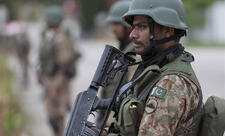 Reuters: Pakistan Əfqanıstanla sərhəddə qoşunlarını yüksək hazırlıq vəziyyətinə gətirir