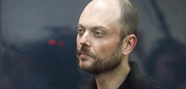 Rusiyada müxalif siyasətçi Vladimir Kara-Murza axtarışa verilib