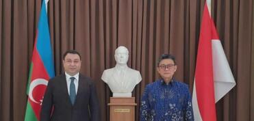 Səfirimiz İndoneziyanın Azərbaycana yeni təyin olunan səfiri ilə görüşüb