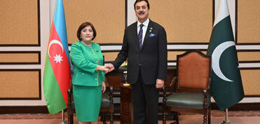 Sahibə Qafarova Pakistan Senatının sədri ilə görüşüb