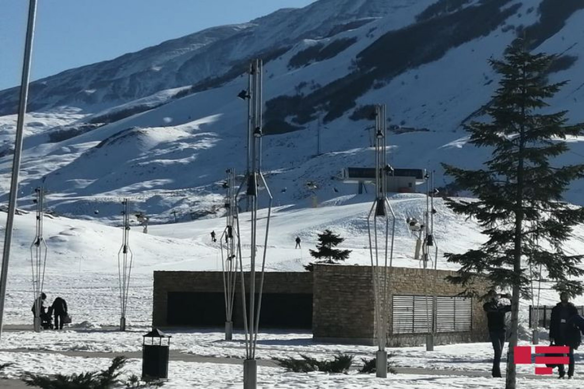 Şahdağ və Gədəbəyə qar yağıb - FAKTİKİ HAVA
