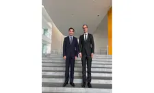 Hikmət Hacıyev Berlində Almaniya kanslerinin müşaviri ilə görüşüb