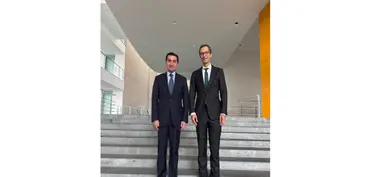 Hikmət Hacıyev Berlində Almaniya kanslerinin müşaviri ilə görüşüb