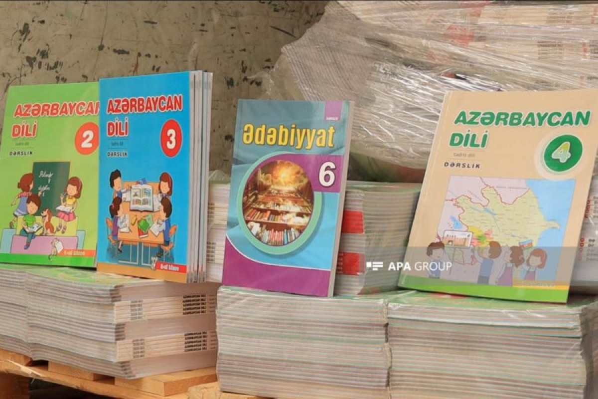 Gürcüstana Azərbaycan dilində dərsliklər göndərilib