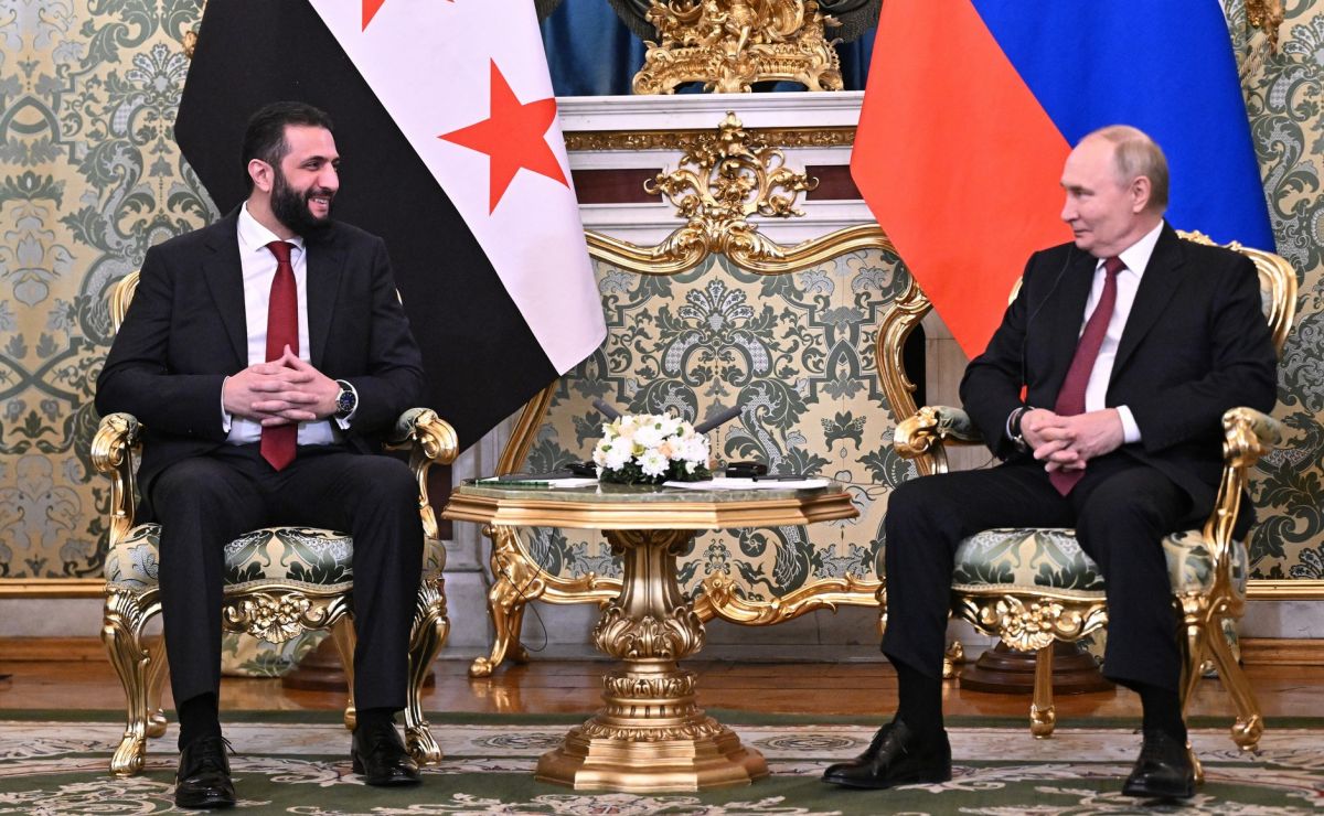 Putin Kremldə Suriya prezidenti Əhməd əl-Şara ilə görüşüb