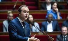 Fransa parlamenti kabinetə etimadsızlıq təklifini rədd edib