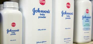 Böyük Britaniyada minlərlə insan xərçəng riski ilə bağlı Johnson & Johnson-a qarşı iddia qaldırıb