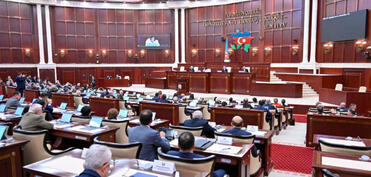 Milli Məclis Müstəqilliyin Bərpası Günü münasibətilə Prezident və Birinci xanıma təbrik məktubu ünvanlayıb