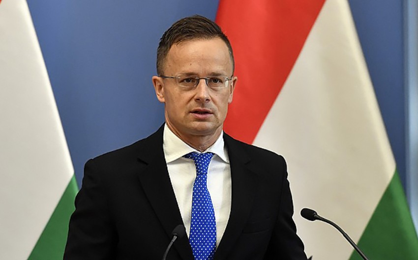 Siyarto: Aİ ölkələri Putin-Tramp görüşünü pozmaq istəyir