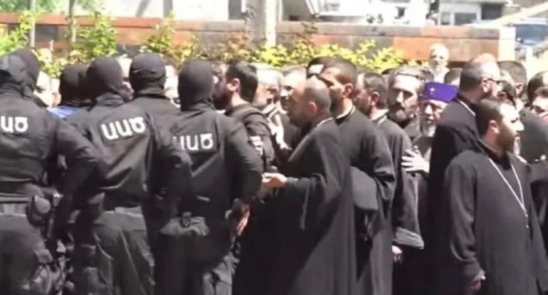 “Din xadimlərinin həbsi qanunauyğundur” - politoloq