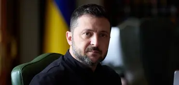 Zelenski hərbi vəziyyətin və səfərbərliyin uzadılması haqqında qanun layihələrini Radaya təqdim edib