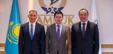 Nazir Qazaxıstanın “Samruk-Kazyna” Milli Rifah Fondu və İnvestisiya Holdinqində görüş keçirib