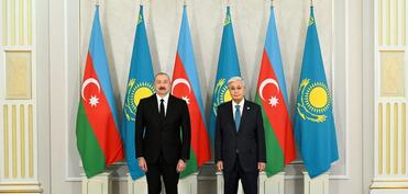 İlham Əliyev Qazaxıstan Prezidentini Azərbaycana səfərə dəvət edib
