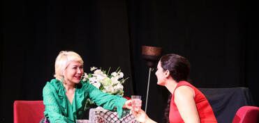 İstanbuldakı Türkiyə-Azərbaycan Teatrı mövsümün açılışını Bəxtiyar Vahabzadəyə həsr edib