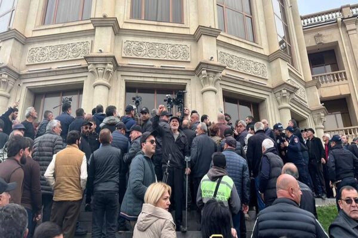 Gümrüdəki etiraz aksiyasında 33 nəfər saxlanılıb
