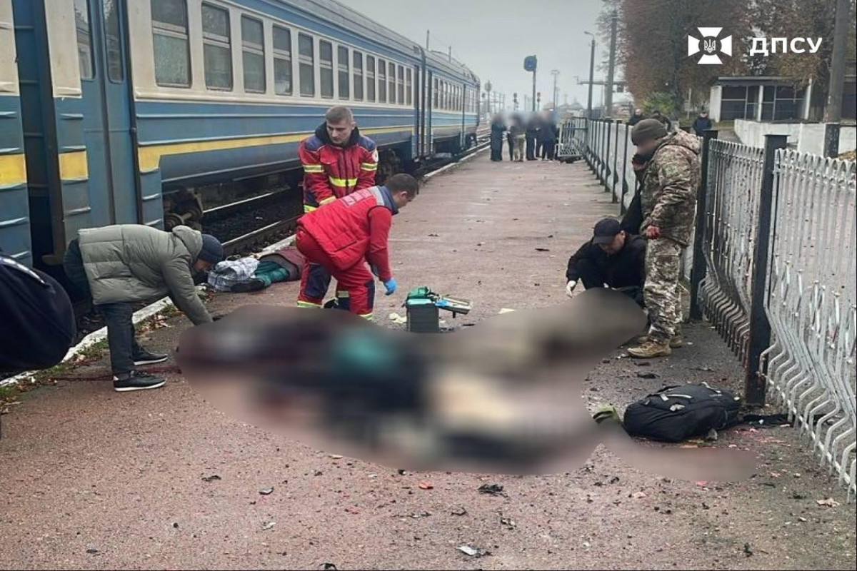 Ukraynada qatarda qumbara partlayıb, 4 nəfər ölüb, 12 nəfər yaralanıb - FOTO