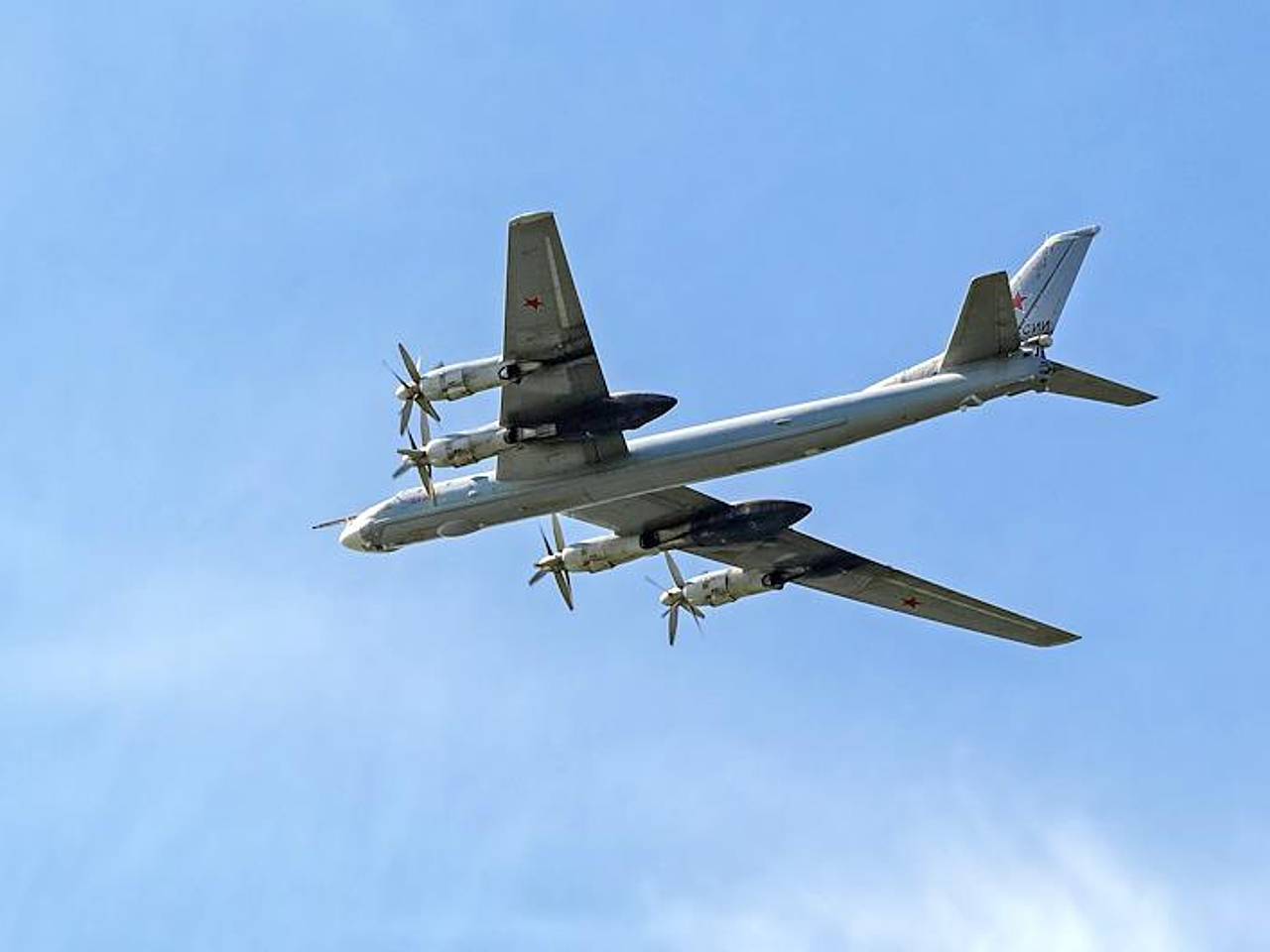 Tu-95MS Yapon dənizi üzərində uçuş həyata keçirib