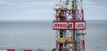 AK: ABŞ-ın "Lukoil" və "Rosneft"ə qarşı sanksiyaları AB-yə "qismən təsir göstərə" bilər