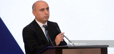 Emin Əmrullayev: Qızların yuxarı siniflərdə təhsil göstəricilərinin azalması qadağalarla üzləşmələri ilə bağlıdır