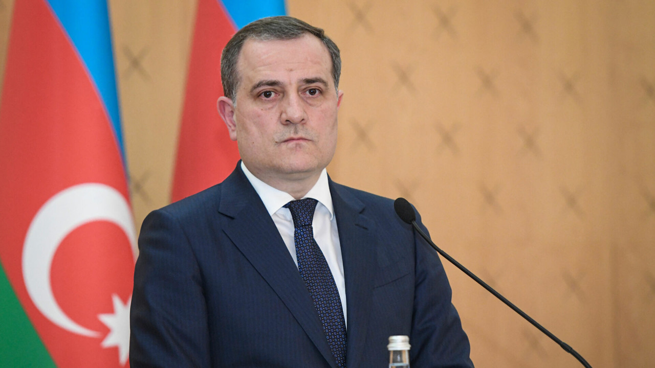 Ceyhun Bayramov Omana rəsmi səfər edib