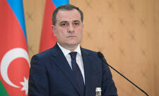Ceyhun Bayramov Omana rəsmi səfər edib