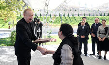 Prezident İlham Əliyev Cəbrayıl rayonunun Horovlu kəndinin sakinlərinə mənzillərin açarlarını təqdim edib