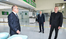 Prezident İlham Əliyev Sabirabadda aqrokimyəvi vasitələrin istehsalı müəssisəsinin fəaliyyəti ilə tanış olub