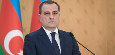 Ceyhun Bayramov Omana rəsmi səfər edib