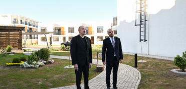 Prezident Zəngilanda 104 mənzilli yaşayış kompleksində görülmüş işlərlə tanış olub