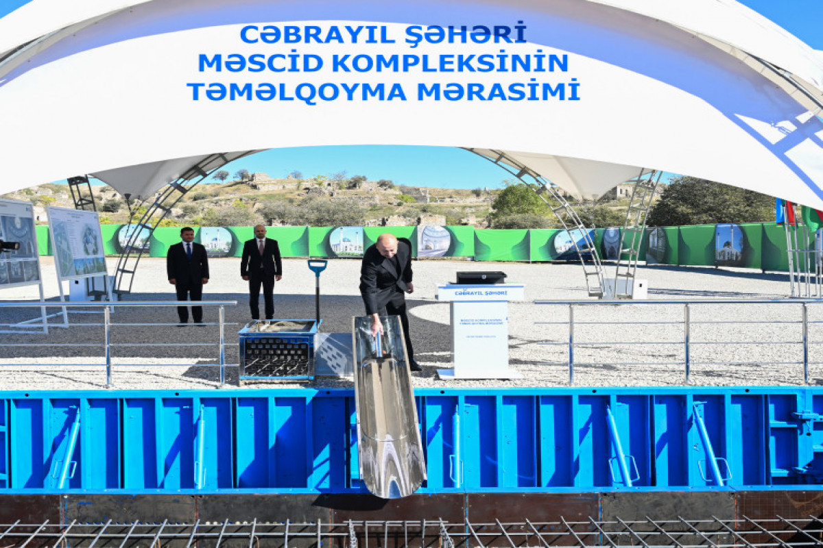 Prezident İlham Əliyev Cəbrayıl şəhər məscidinin təməlini qoyub