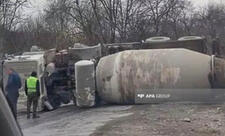 Ağdərədə betonqarışdıran maşın aşıb, sürücü ölüb