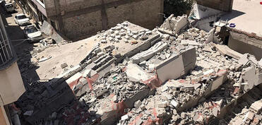 Türkiyədə beşmərtəbəli bina çöküb, 5 nəfər dağıntılar altında qalıb