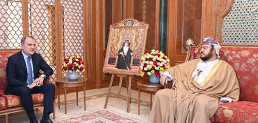 Ceyhun Bayramov Oman Sultanının xüsusi nümayəndəsi ilə görüşüb