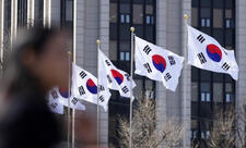 Cənubi Koreya rüsumların azalması üçün ABŞ-a 350 milyard dollar ödəyəcək