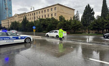 BDYPİ yağışlı hava şəraiti ilə bağlı sürücü və piyadalara müraciət edib