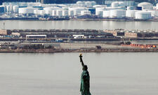 ABŞ-ın kommersiya neft ehtiyatları 416 mln. bareldən aşağı enib