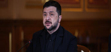 Zelenski Ukraynada hərbi vəziyyəti fevralın 3-nə qədər uzadıb