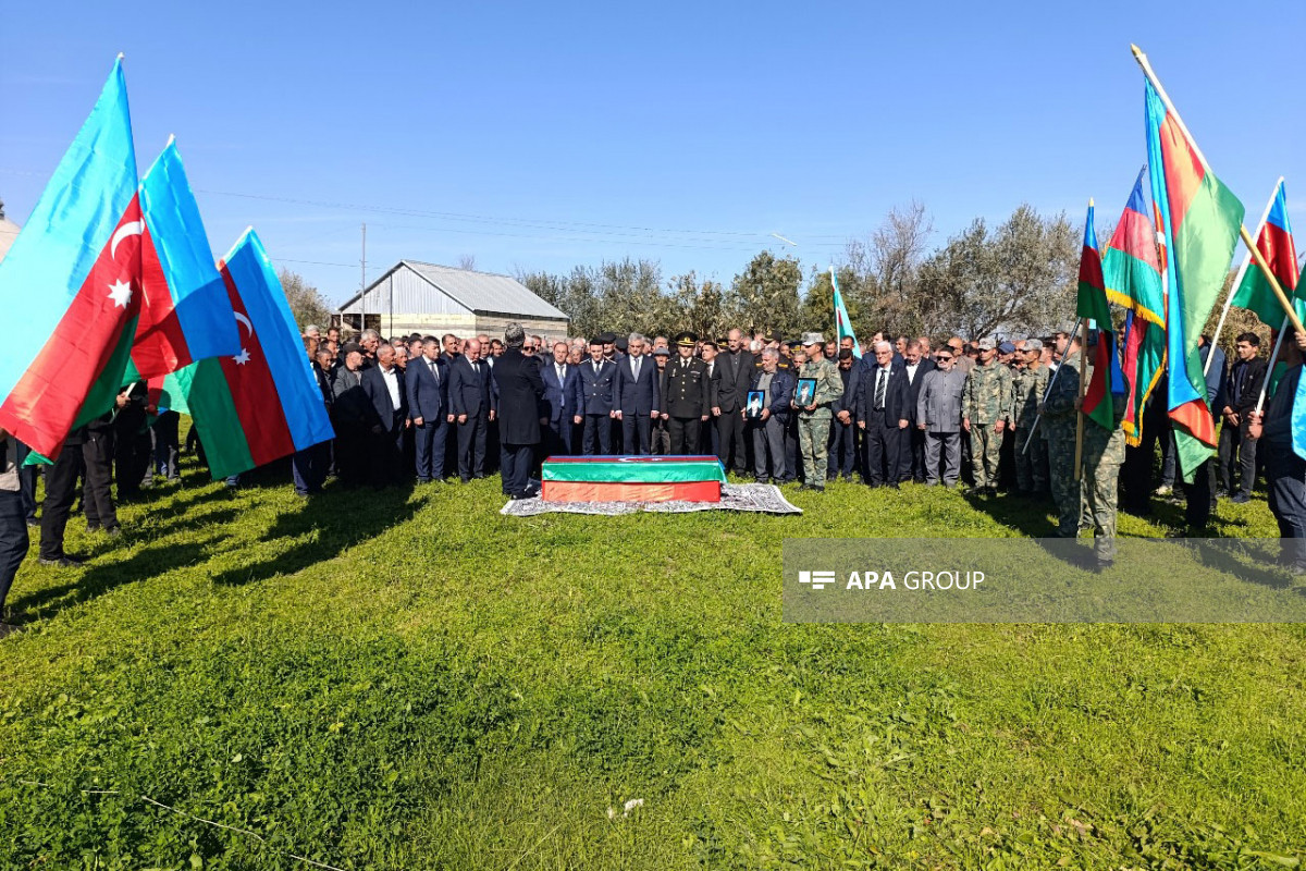 Birinci Qarabağ müharibəsində itkin düşən Elçin Heydərovun nəşinin qalıqları İmişlidə dəfn olunub - FOTO