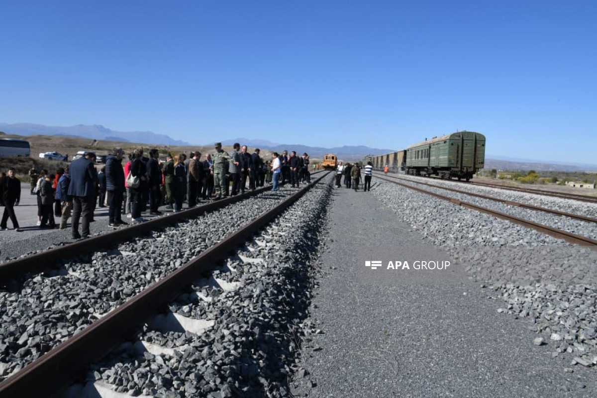 Əcnəbi diplomatlar Zəngəzur dəhlizinin tərkib hissəsi olan Həkəri dəmiryolu stansiyasında olub  - FOTO