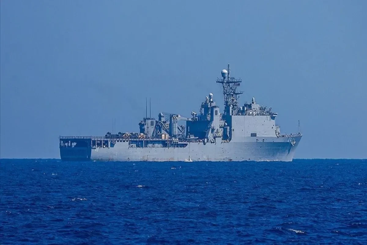 ABŞ Venesuelaya mümkün zərbə məsafəsinə iki aviadaşıyıcı gəmi yerləşdirib