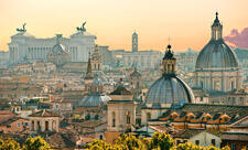 Romanın mərkəzində tarixi qüllə uçub