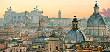 Romanın mərkəzində tarixi qüllə uçub