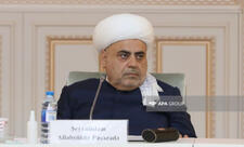 Allahşükür Paşazadə Roma Papası ilə görüşündə 8 noyabr Zəfərindən danışıb