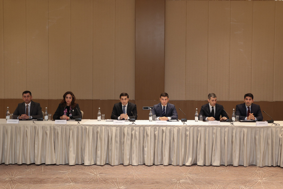 Ədliyyə Nazirliyi və KOBİA sahibkarlarla görüş keçirib