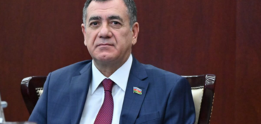 Millət vəkili:Köçürülməsi nəzərdə tutulan Neft Emalı Zavoduna vəsait ayırmağın nə mənası var?