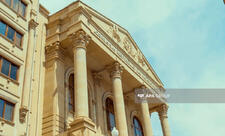 Qəbul imtahanlarında “köməklik” göstərməkdə təqsirləndirilən şəxslərin cinayət işi məhkəməyə göndərilib