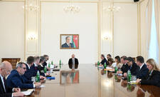 Prezident İlham Əliyev NATO nümayəndə heyətini qəbul edib