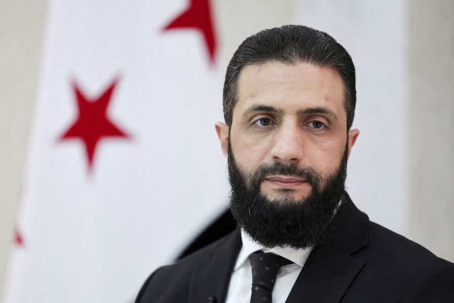 Böyük Britaniya Suriyanın müvəqqəti prezidentinə qarşı sanksiyaları ləğv edib