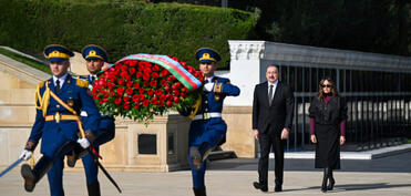 Prezident İlham Əliyev və Mehriban Əliyeva Şəhidlər xiyabanını ziyarət ediblər  - FOTO